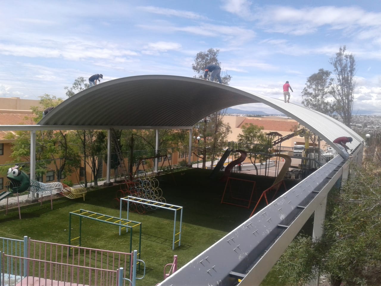 Instalación de techos y estructuras en Querétaro - Proyecto MOBE 13