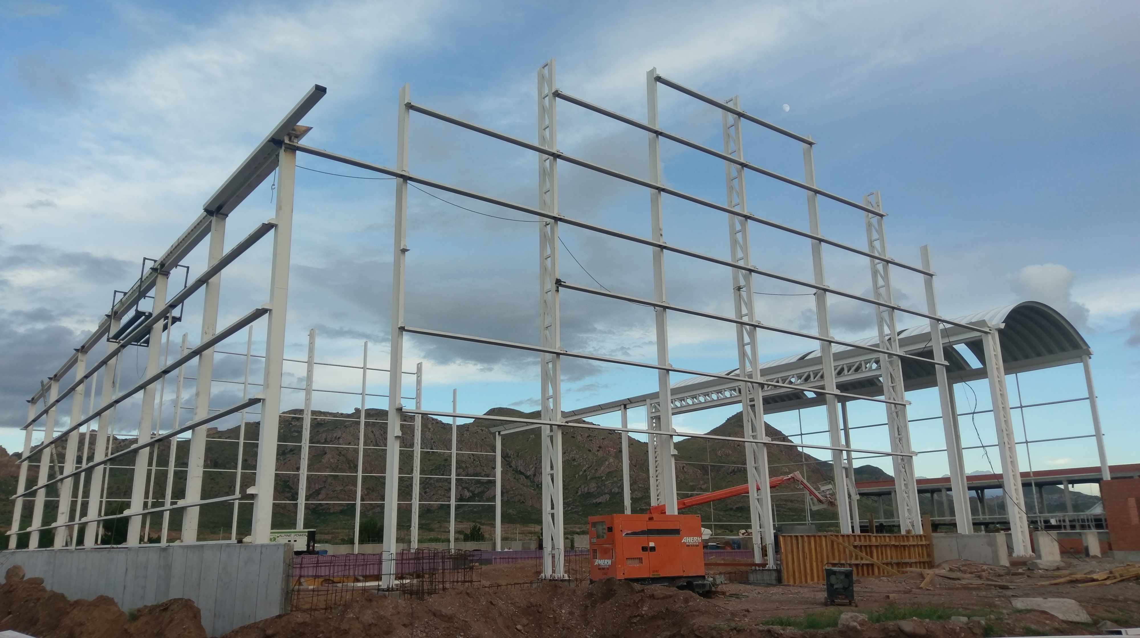 Instalación de techos y estructuras en Querétaro - Proyecto MOBE 2