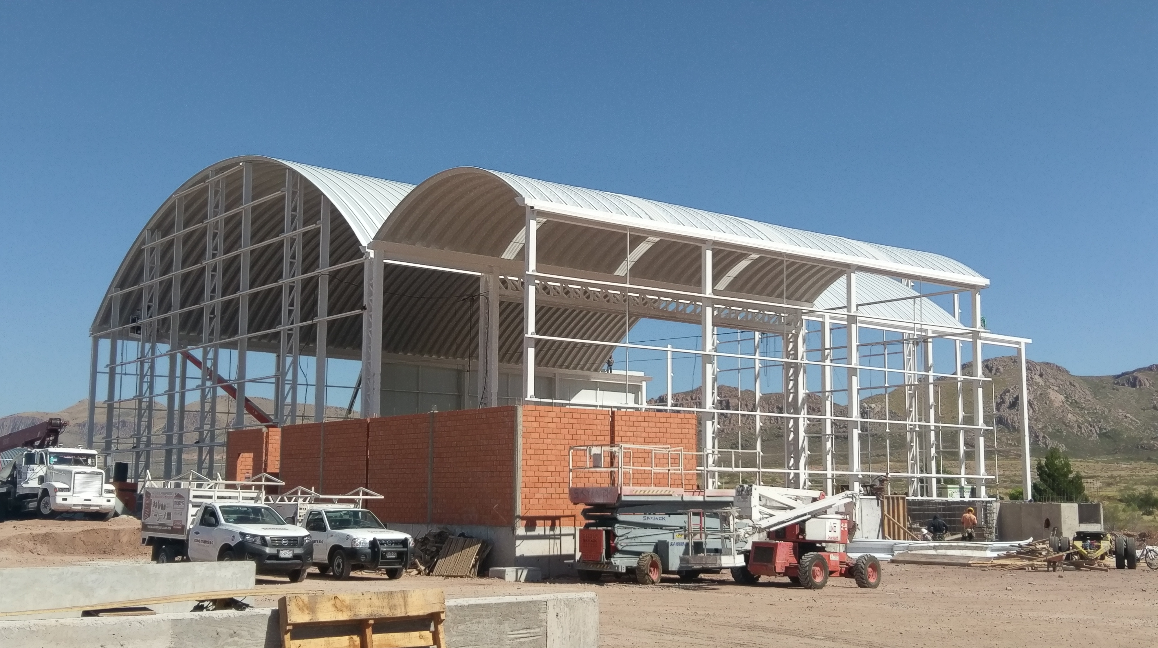 Instalación de techos y estructuras en Querétaro - Proyecto MOBE 22