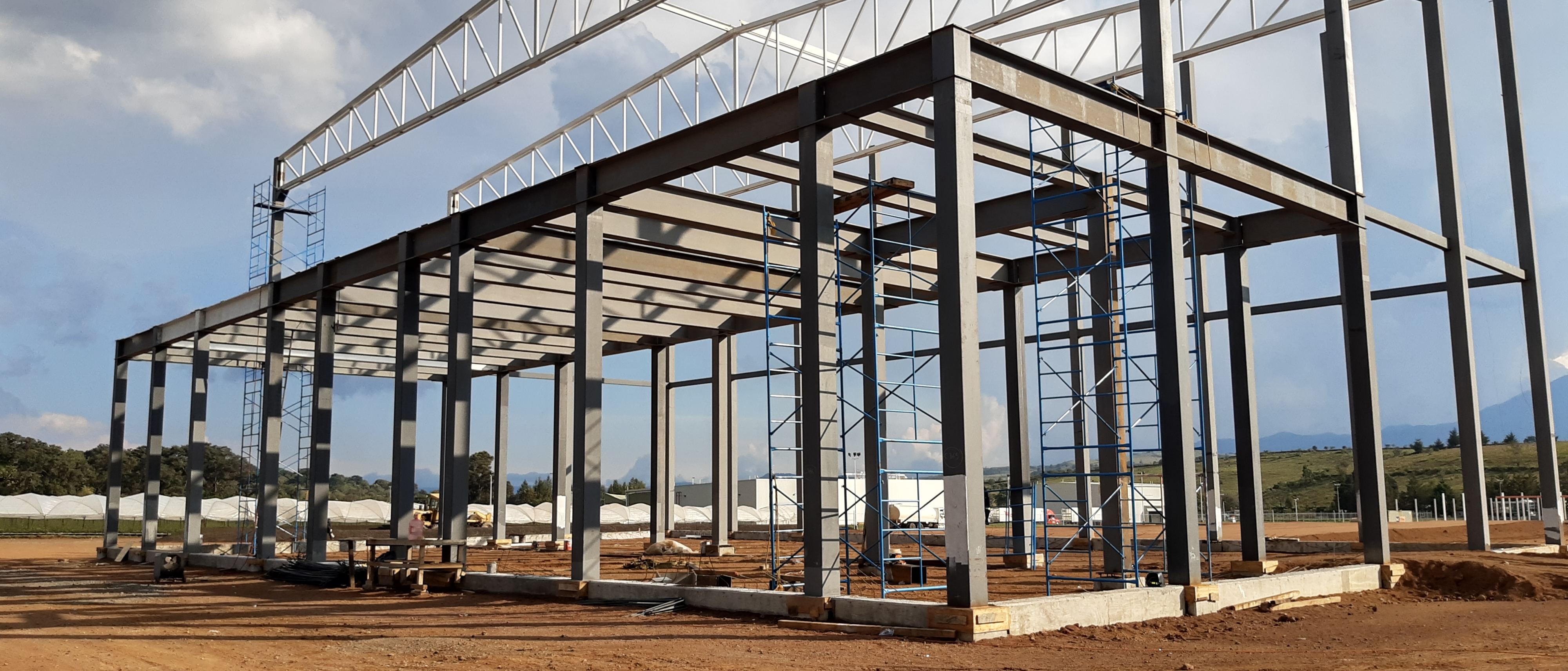 Instalación de techos y estructuras en Querétaro - Proyecto MOBE 42