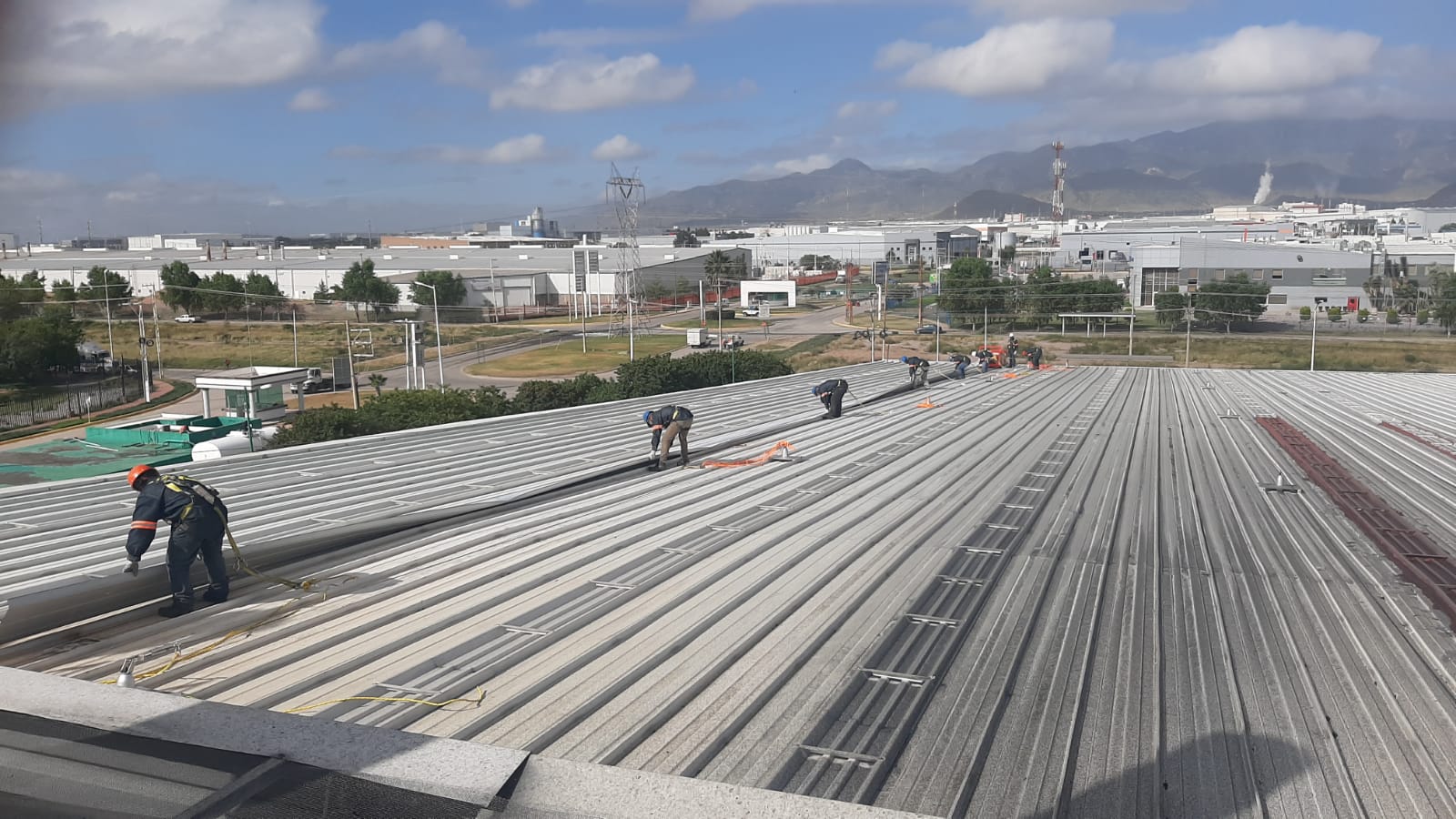 Instalación de techos y estructuras en Querétaro - Proyecto MOBE 48