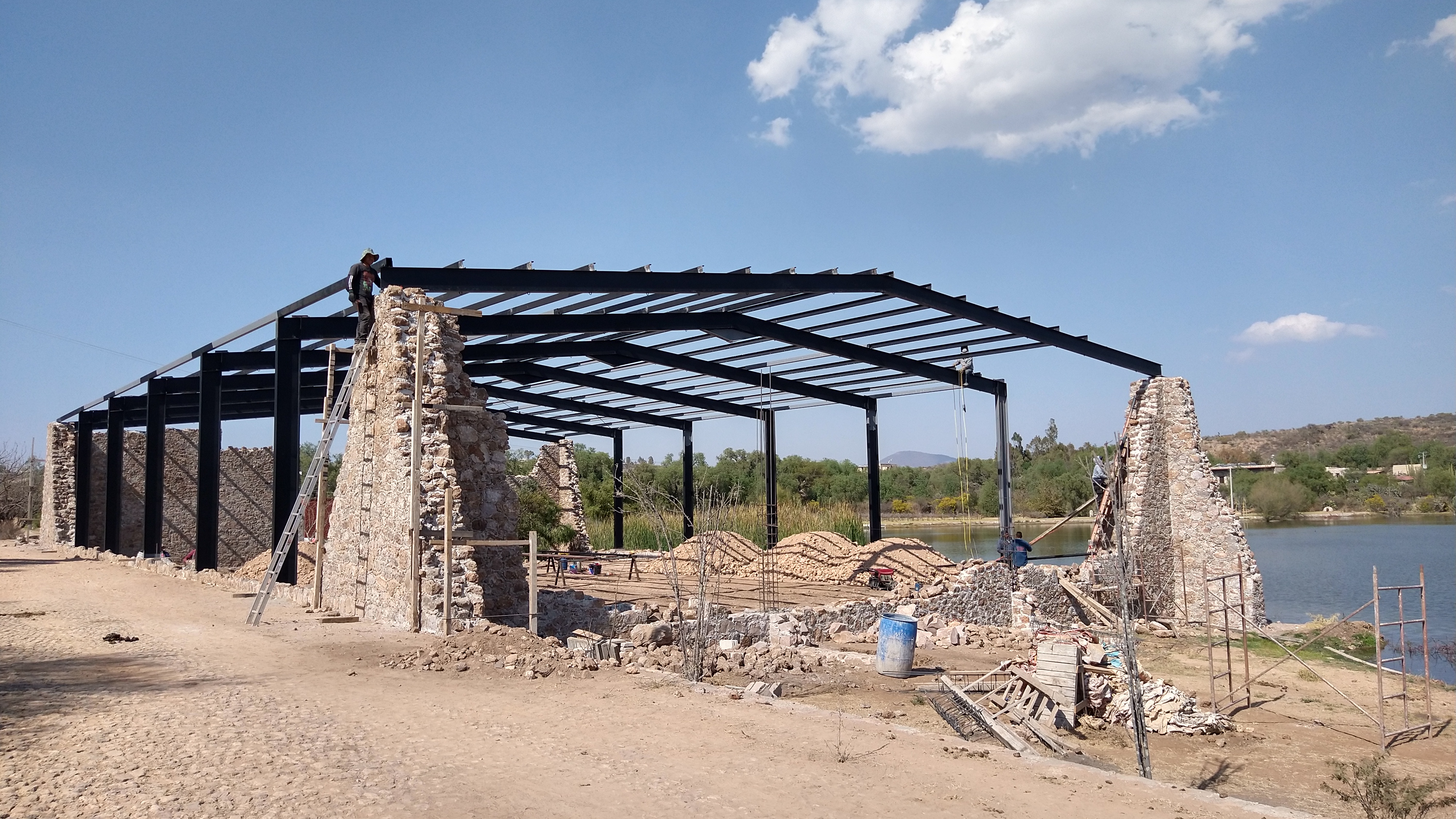 Instalación de techos y estructuras en Querétaro - Proyecto MOBE 5
