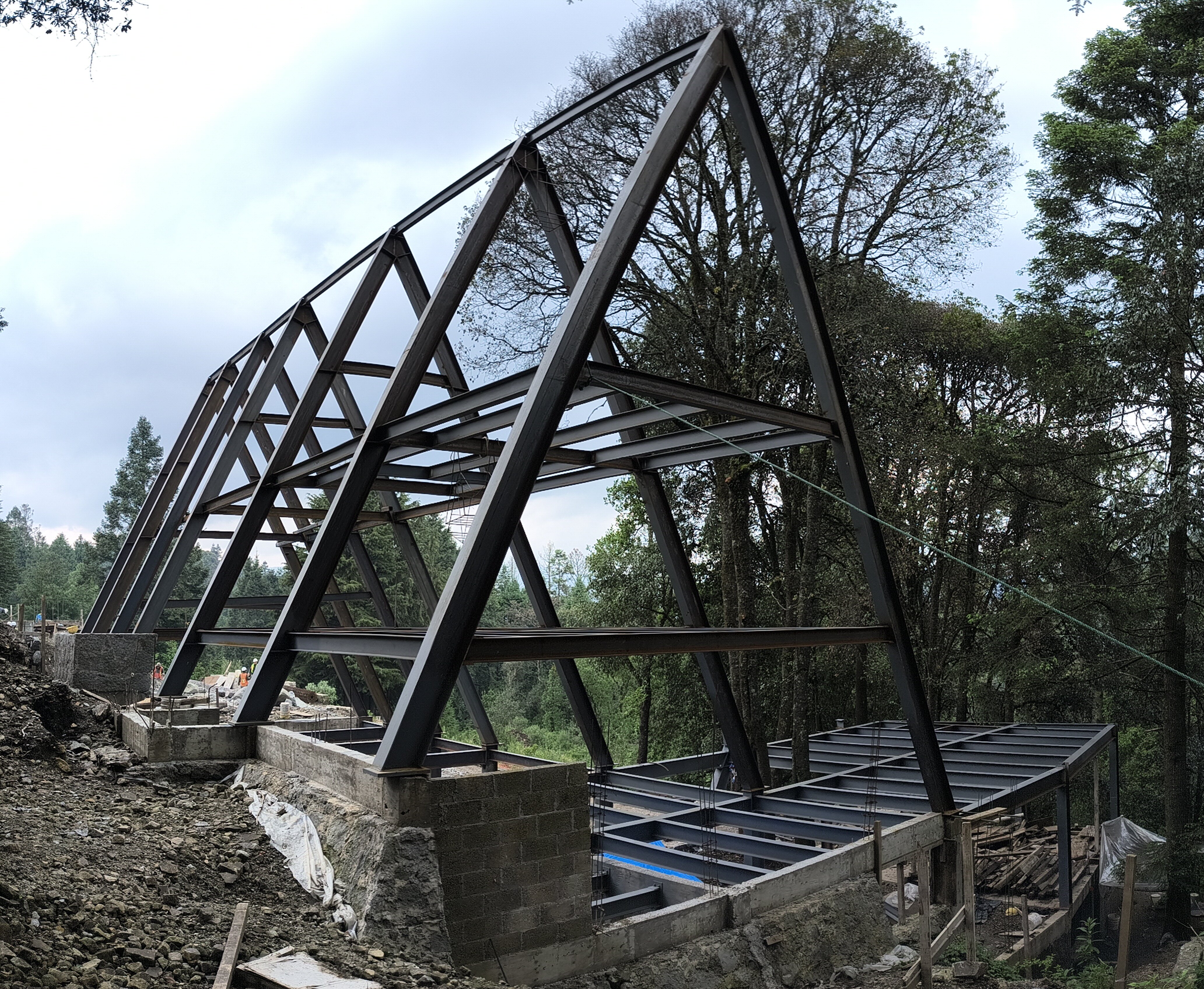 Instalación de techos y estructuras en Querétaro - Proyecto MOBE 7