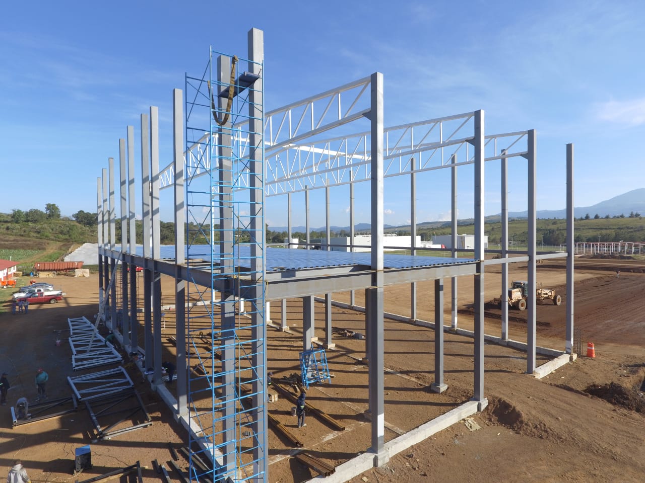 Instalación de techos y estructuras en Querétaro - Proyecto MOBE 8